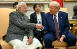 Le président américain Donald Trump (d) et le Premier ministre indien Narendra Modi dans le bureau ovale de la Maison Blanche, le 13 février 2025 à Washington