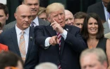 Donald Trump accueille les Clemson Tigers, champions nationaux de football de la NCAA 2016, à la Maison-Blanche à Washington, le 12 juin 2017