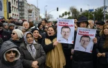 Des partisans du maire d'Istanbul, Ekrem Imamoglu, manifestent contre sa détention à Istanbul, le 19 mars 2025 en Turquie