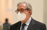 Le juge Gilbert Azibert arrive au tribunal de Paris au dernier jour du procès de l'ancien président Nicolas Sarkozy, le 10 décembre 2020