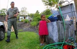 L'évacuation du village de Bois Blanc (Sainte-Rose - Est) a été décrétée le mardi 15 janvier 2002 en raison de forts risques d'éruption hors enclos du Piton de la Fournaise