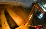 Mardi 15 juillet 2003, usine de Bois Rouge - Contrôle en éprouvette du degré de cristallisation du sucre