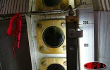 Mardi 15 juillet 2003, usine de Bois Rouge - hublot de contrôle du processus de fabrication du sucre