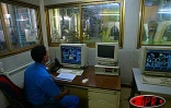 Mardi 15 juillet 2003, usine de Bois Rouge - Tout le processus de fabrication de sucre est géré et contrôlé par ordinateurs