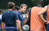 Fabien Galthié avec les joueurs du XV de France à l'entraînement avant la Coupe du monde de rugby au Fuji Hokuroku Park de Fujiyoshida le 11 septembre 2019