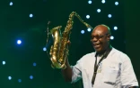 Le saxophoniste Manu Dibango en juin 2018 Ă Abidjan, en CĂ´te d'Ivoire