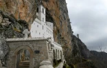 Le monastère d'Ostrog, dans le centre du Monténégro, le 12 février 2020