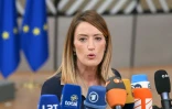 La présidente du Parlement européen Roberta Metsola répond aux questions des journalistes à Bruxelles le 17 octobre 2024