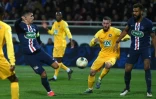 Le capitaine Leandro Paredes ouvre le score pour Paris contre Pau, d'une reprise de volée du gauche, en Coupe de France, au stade du Hameau, le 20 janvier 2020 