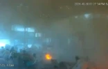 Capture d'écran tirée d'images de vidéosurveillance, diffusée par le ministère saoudien des Médias, le 11 octobre 2026, montrant l'aéroport international de Ryad touché par une frappe houthie, le 10 octobre 2026