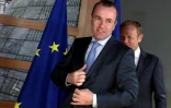 Le président du groupe Parti populaire européen Manfred Weber, devant le président du Conseil européen Donald Tusk à Bruxelles le 24 juin 2019