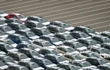 Des voitures de Subaru Corporation garées au port de Kawasaki, dans la préfecture de Kanagawa, le 17 août 2026 au Japon