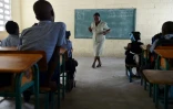 Une institutrice parle à ses élèves le jour de la rentrée à l'école publique de Tabarre, dans la banlieue de Port-au-Prince, le 5 septembre 2016.