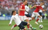 Christian Eriksen à la lutte avec Antoine Griezmann lors de Danemark-France, le 26 juin 2018 à Moscou 