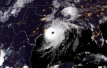 Image satellite de l'ouragan Laura à l'approche des côtes de Louisiane et du Texas, le 27 août 2020 à 2H20 GMT