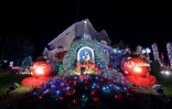 Illuminations de Noël dans le quartier de Dyker Heights, à Brooklyn, le 15 décembre 2020 à New York