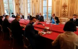 Lors d'une réunion avec les partenaires sociaux à Matignon avec notamment le Premier ministre Jean Castex, le ministre de l'Economie Bruno le Maire et au premier plan, le président du Medef Geoffroy Roux de Bezieux, le 26 octobre 2020