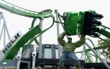 Une statue du super-héros Hulk dans le parc d'attractions Universal Orlando de Floride, le 3 août 2016 à Orlando (Etats-Unis)