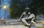 La statue d'Albert Einstein sous la neige le 22 janvier 2016 à Washington