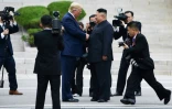 Le président américain Donald Trump et le leader nord-coréen Kim Jong Un dans la zone démilitarisée de Panmunjom le 30 juin 2019