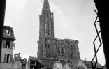 La cathédrale de Strasbourg en juin 1945
