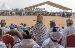 Des centaines de personnes sont rassemblées pour le culte à Mami Wata, à Ouidah le 10 janvier 2022
