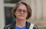 La députée socialiste Céline Thiebault-Martinez arrive à l'Assemblée nationale, à Paris, le 8 juillet 2024