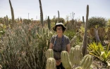 Sheila Gerber, qui gère un jardin botanique et une plantation de cactus avec son mari Yaakov dans le village de Talmei Yossef, le 21 mai 2025 dans le sud d'Israël