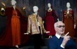 Le couturier français Hubert de Givenchy au Musée Gemeentemuseum à La Hague le 23 avril 2016
