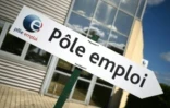 Le nombre de chômeurs inscrits à Pôle emploi a connu en août sa plus forte baisse mensuelle depuis 1996