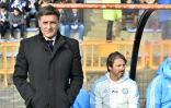 L'entraîneur marseillais Michel suit le match de son équipe à Lorient, le 12 mars 2016
