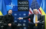 Le président ukrainien Volodymyr Zelensky (g) et le président américain Donald Trump lors d'une rencontre en marge du sommet de l'Otan à Ankara, le 8 juillet 2026 en Turquie