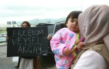 Des manifestants se sont rendus à l'aéroport d'Oulan-Bator, le 27 juillet 2018, pour réclamer la libération de Veysel Akcay