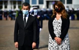 Le ministre de l'Intérieur français  Gérald Darmanin (g) et la ministre déléguée à la Citoyenneté Marlène Schiappa lors d'un hommage à Vélizy-Villacoublay, dans les Yvelines, le 11 septembre 2020