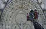 Les pompiers interviennent sur la cathédrale de Nantes le 18 juillet 2020