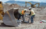 Des ouvriers du bâtiment à Cold Springs, dans le Nevada (États-Unis), le 28 juin 2023