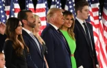 Le président américain Donald Trump et sa famille à l'issue de son discours à la clôture de la convention républicaine à la Maison Blanche le 28 août 2020