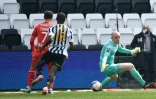 L'attaquant de Rennes, Martin Terrier (g), buteur lors du match de Ligue 1 Ă Angers, le 17 avril 2021