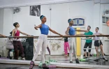 La danseuse Laura Kamila Rojas lors d'un cours au Ballet national de Cuba, à La Havane, le 12 mai 2026