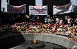Cérémonie pour le 106e anniversaire des massacres d'Arméniens par l'Empire ottoman pendant la Première Guerre mondiale au mémorial de Tsitsernakaberd, le 24 avril 2021 à Erevan, en Arménie