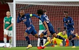 L'attaquant français Alexandre Lacazette ouvre le score pour Arsenal face au Rapid Vienne, lors de leur match de Ligue Europa, le 3 décembre 2020 à Londres