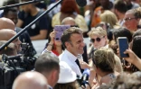 Le président Emmanuel Macron rencontre des habitants du quartier Les Campanules, le 26 juin 2023 à Marseille