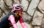 L'Equatorien Richard Carapaz, maillot rose du Giro, lors de la 17e étape entre Ponte di Legno et Lavarone, le 25 mai 2022  