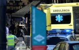 Secours et forces de l'ordre sur le site d'un attentat, le 17 août 2017 à Barcelone