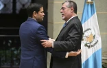 Le secrétaire d'Etat Marco Rubio (g.) et le président du Guatemala Bernardo Arévalo au Palais de la Culture de Guatemala à l'issue d'une conférence de presse, le 5 février 2025