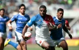 La vedette de l'équipe de Français de rugby-à-VII Virimi Vakatawa (c) face aux Samoa, le 12 décembre 2015 au Cap