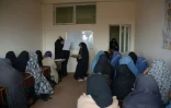 Des Afghanes assistent à un exposé sur des méthodes de contraception proposées par l'ONG britannique Marie Stopes International, le 19 mars 2016 à Mazar-i-Sharif