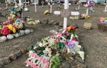 Le cimetière d'Iqaluit, capitale du territoire du Nunavut, le 28 juillet 2022 au Canada