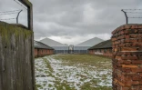 Des baraques du camp d'extermination nazi d'Auschwitz en Pologne photographiées le 2 décembre 2016
