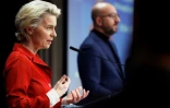 La présidente de la Commission européenne Ursula von der Leyen (g) et le président du Conseil européen Charles Michel (d) le 29 octobre 2020 à Bruxelles